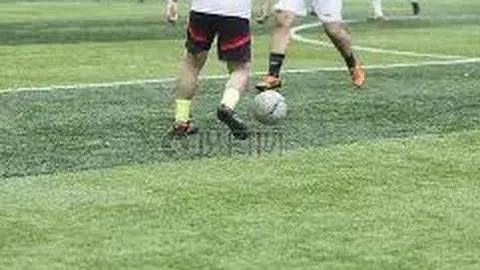 “首场德比战前夕，宋兰义安与洪林河静两队教练有何交流？”