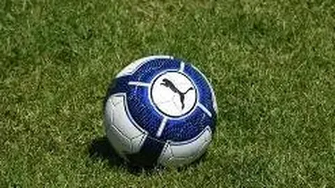 高诗岩首观足球盛宴，激动不已，赞叹大雷哥出色表现